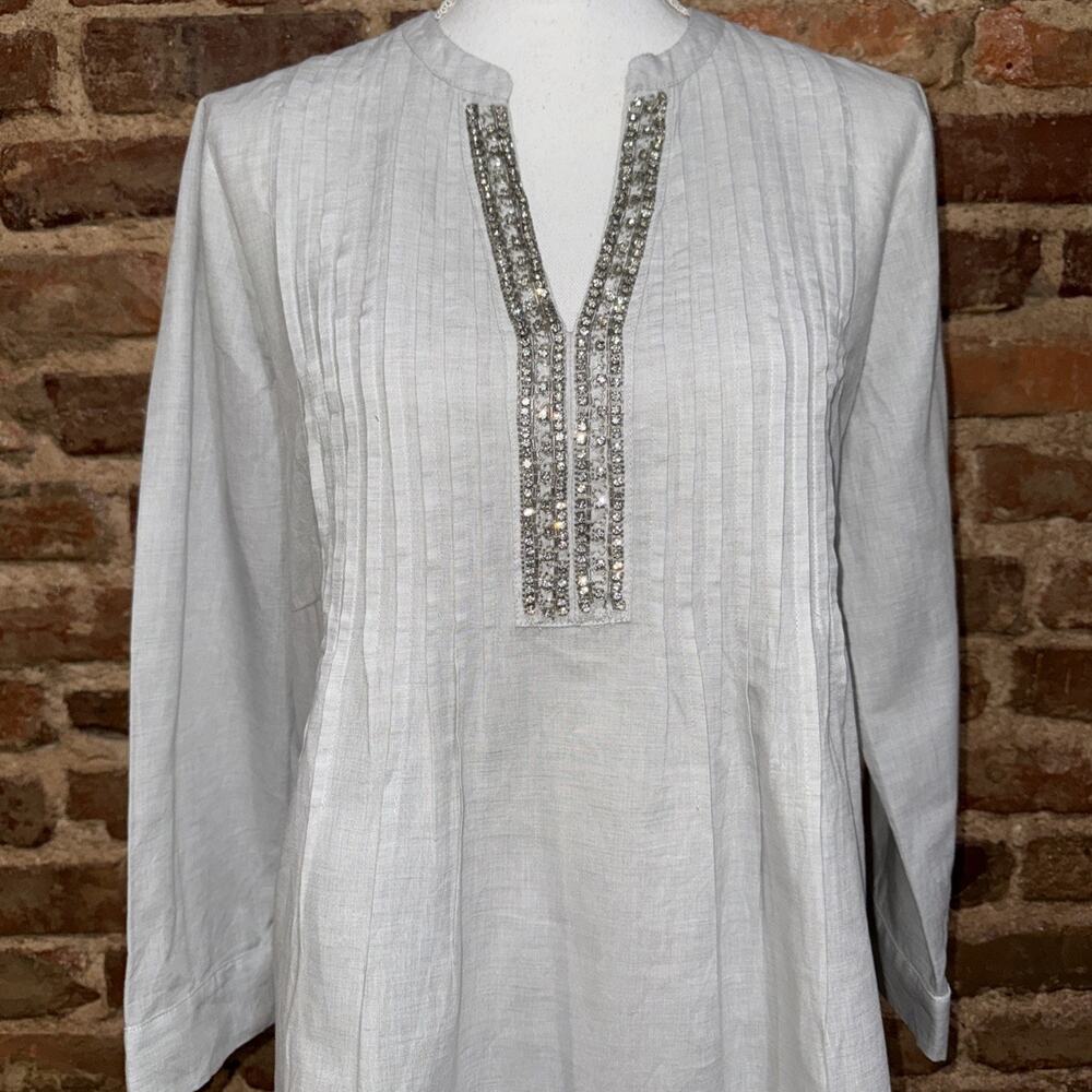 Chico’s NWT Sz 1 Gray Linen Cotton Blend Jeweled Pleated Neck Tunic Beachy Fun - Picture 2 of 9